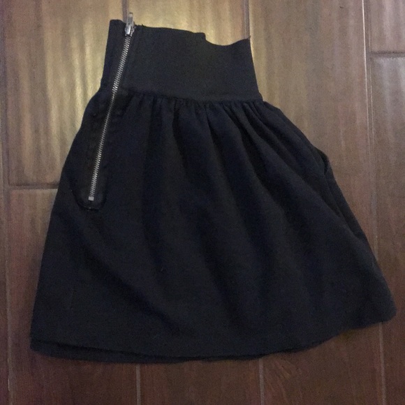 Black skirt - Picture 4 of 4